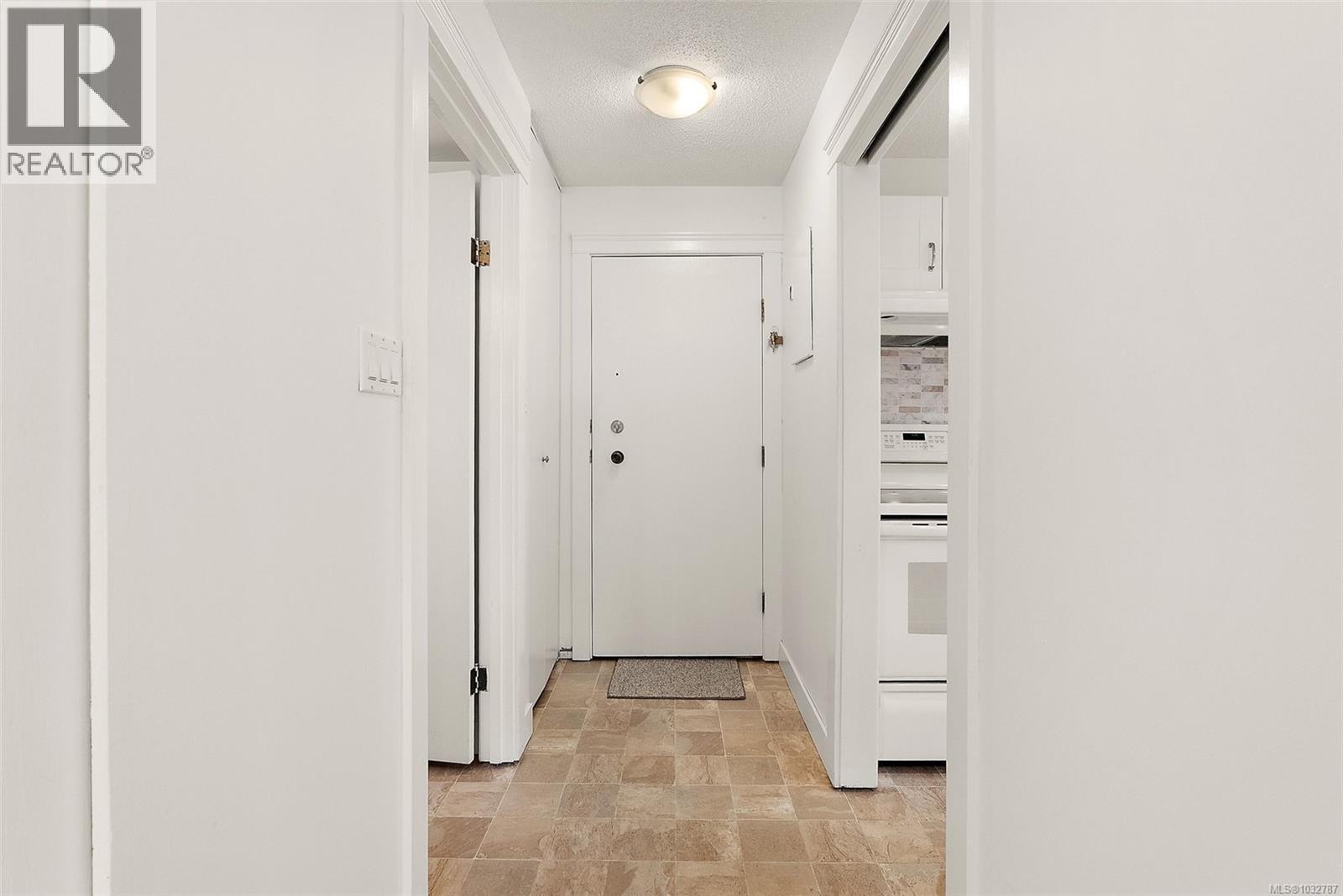 #105 710 Lampson St - Image 2