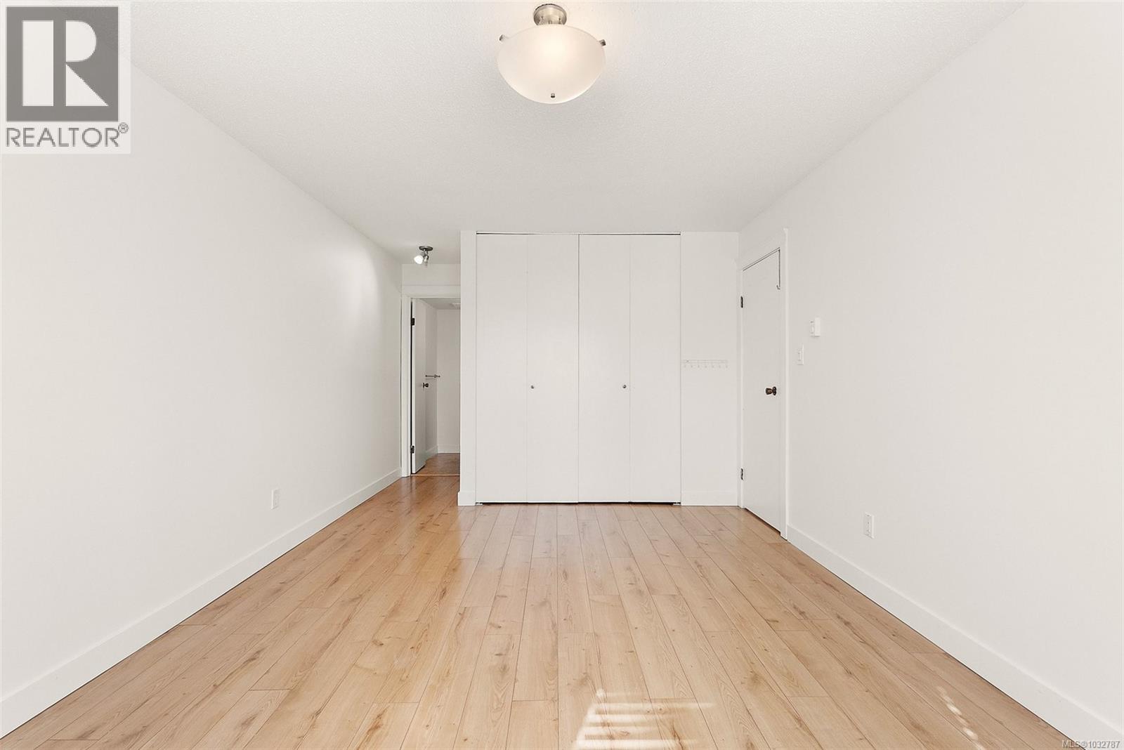 #105 710 Lampson St - 11