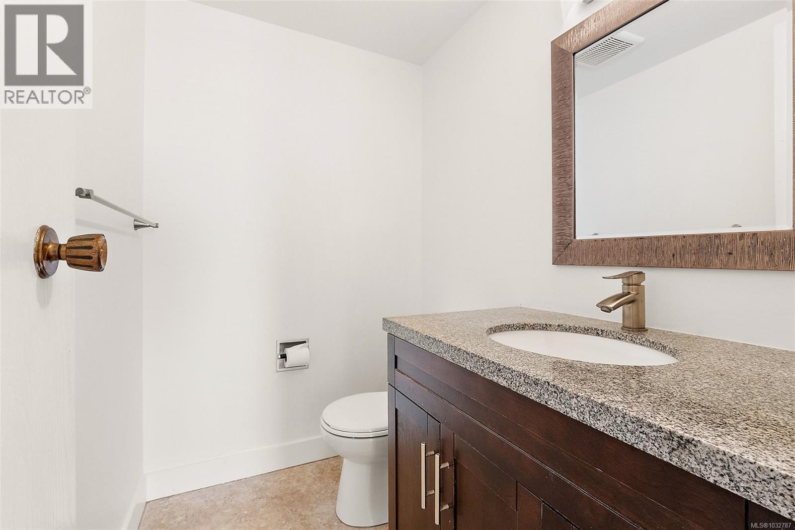 #105 710 Lampson St - 12