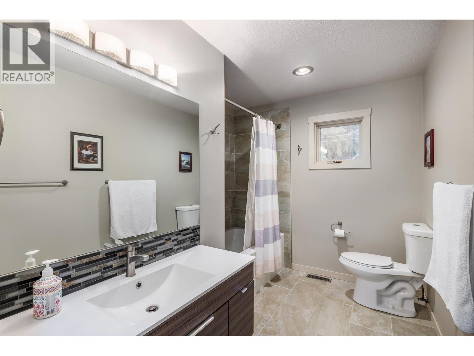 5715 Lakeshore Road - 22