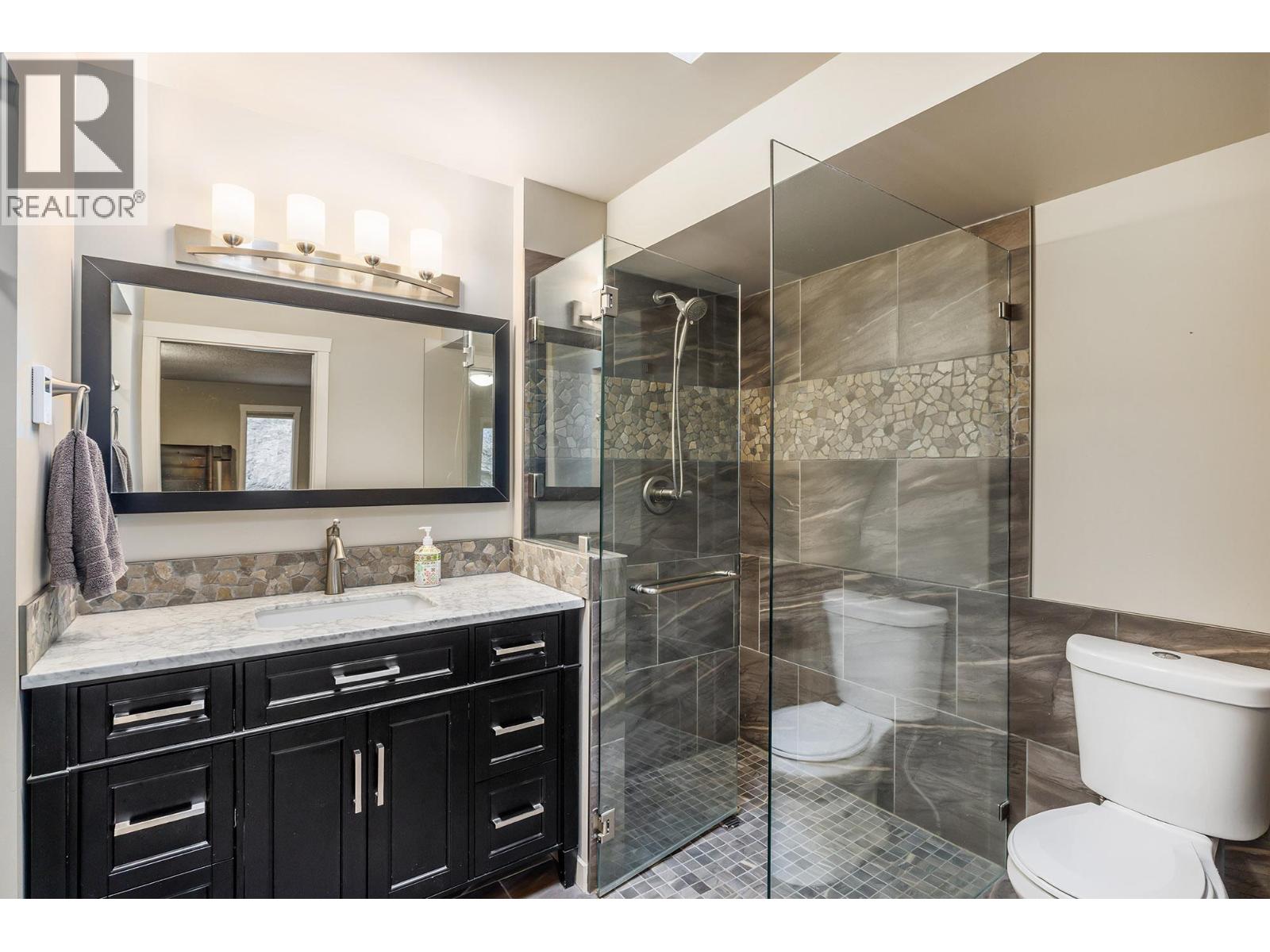  5715 Lakeshore Road, Kelowna