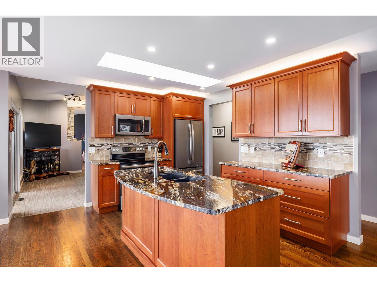  5715 Lakeshore Road, Kelowna