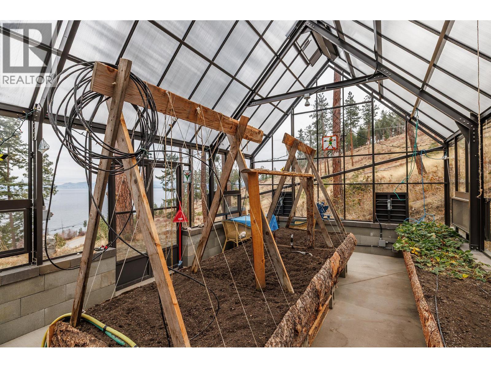  5715 Lakeshore Road, Kelowna