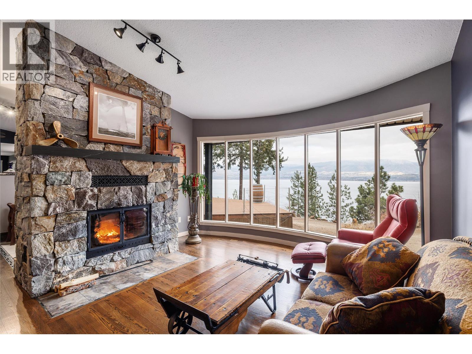  5715 Lakeshore Road, Kelowna