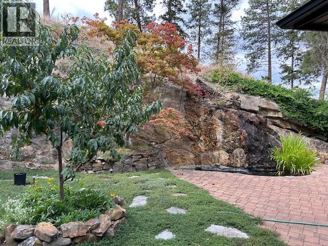  5715 Lakeshore Road, Kelowna