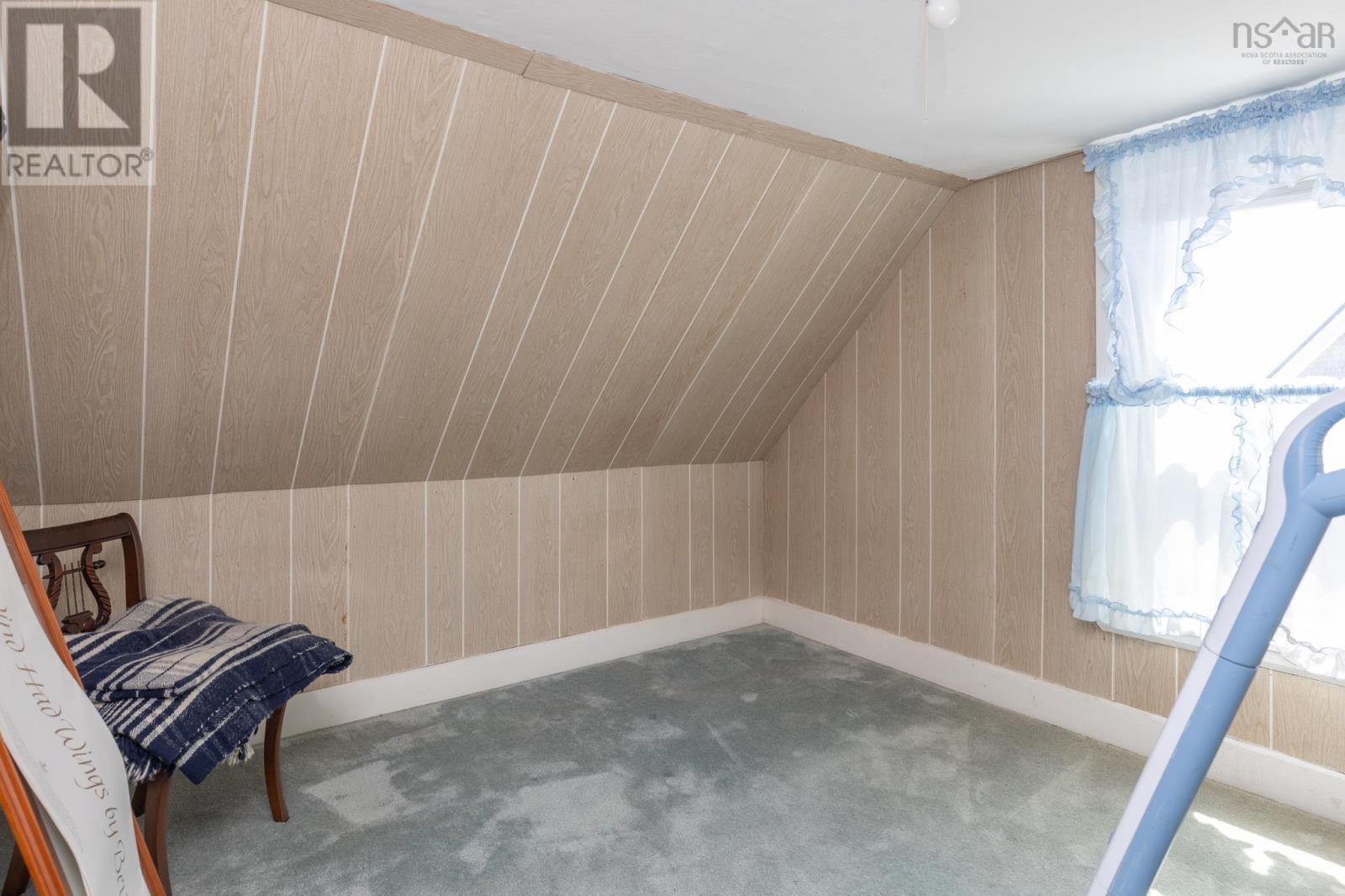 Property 25 of 26 of 740 Pembroke Road