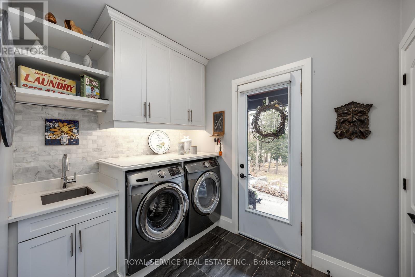 28 RUSTLEWOOD AVENUE - 21