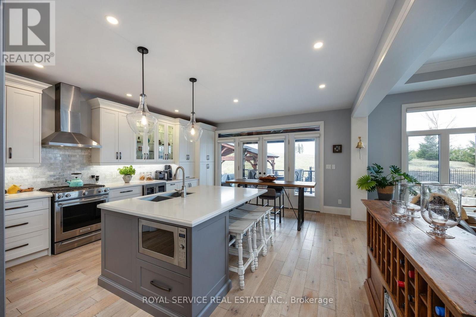 28 RUSTLEWOOD AVENUE - 14