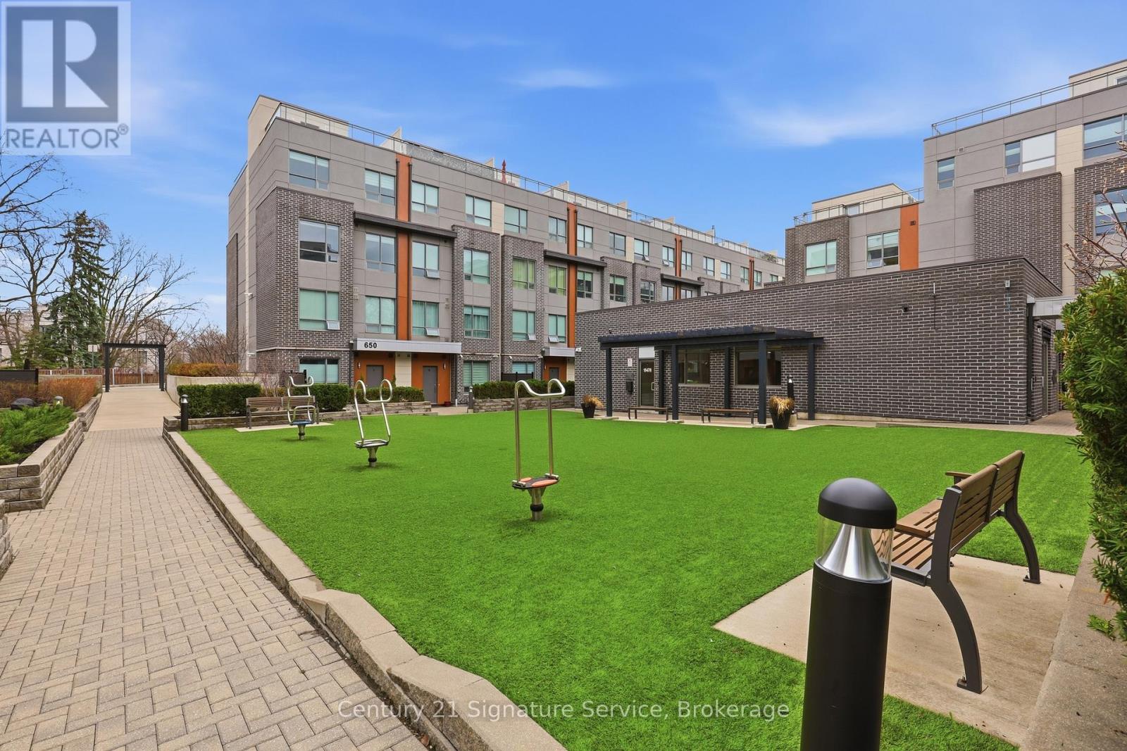 #2 1238 CAWTHRA ROAD - 35