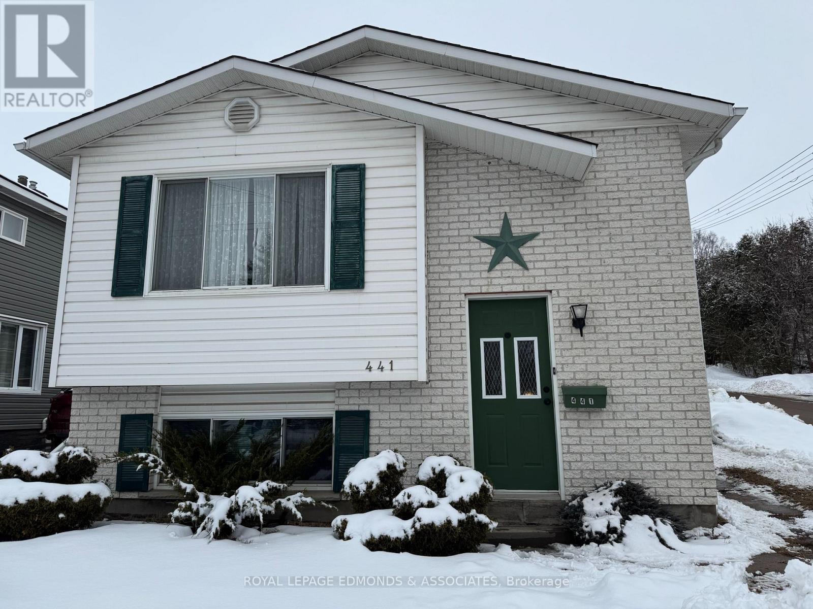 441 MACKAY STREET - 1