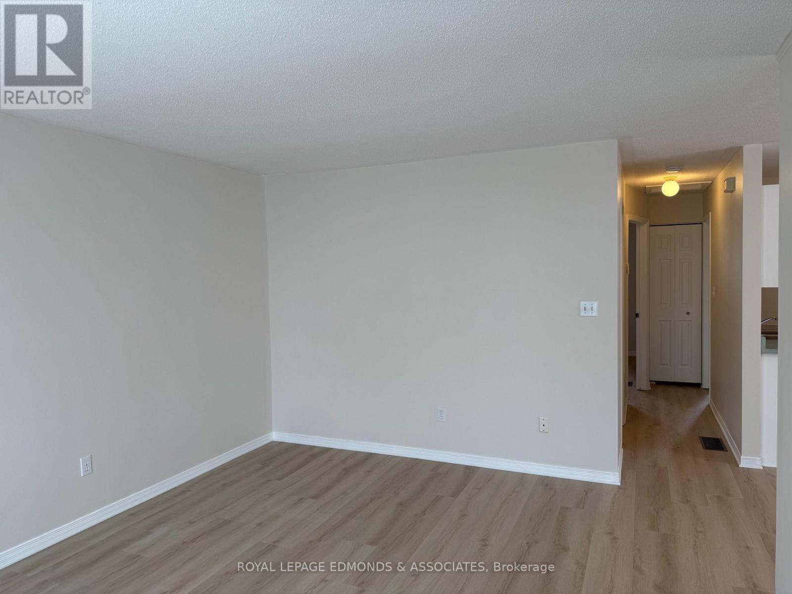 441 MACKAY STREET - 32