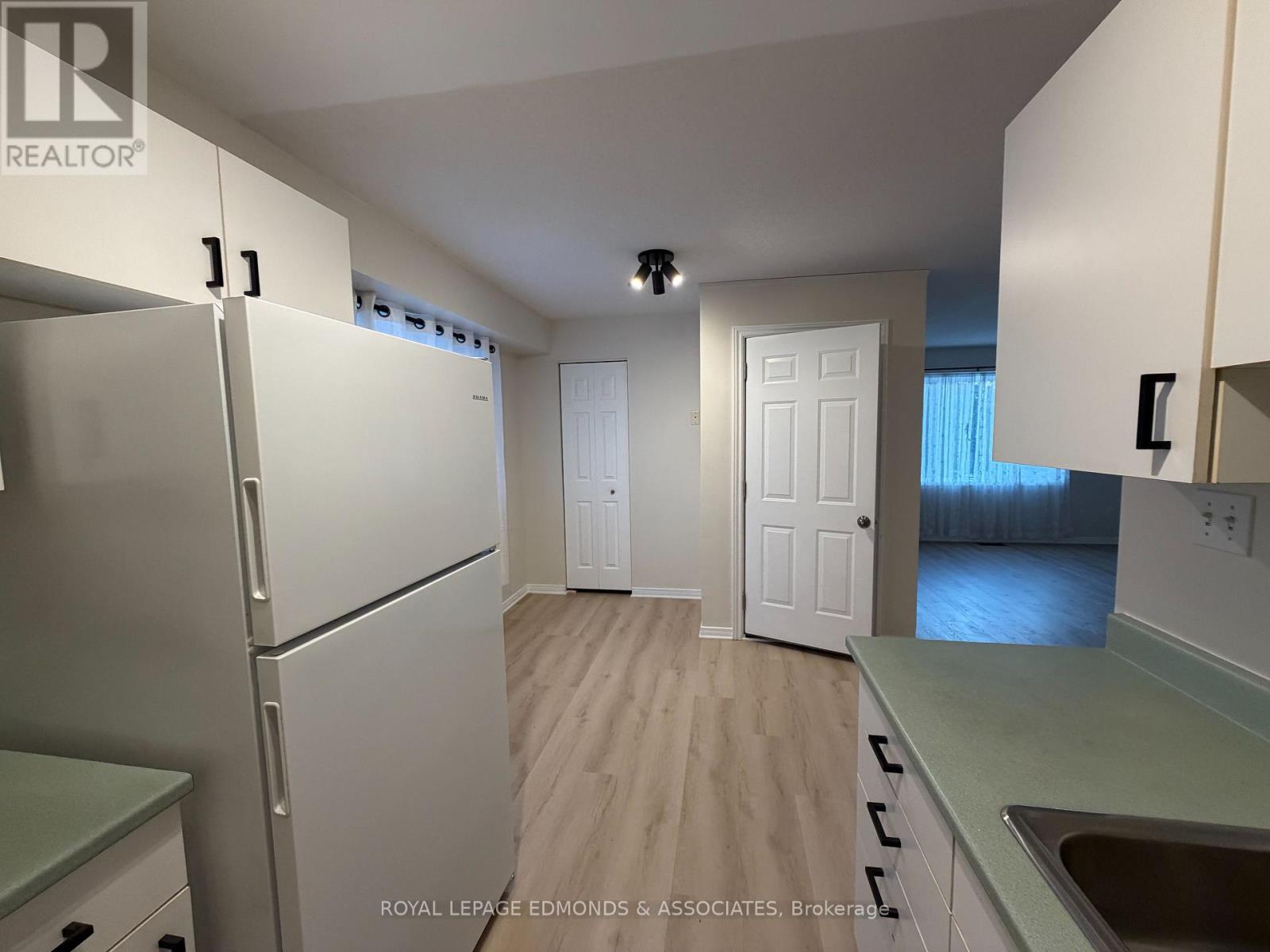 441 MACKAY STREET - 8