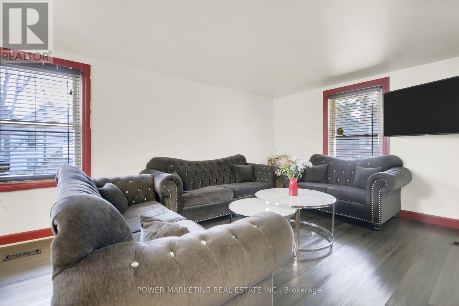 78 ORMOND STREET — photo 12