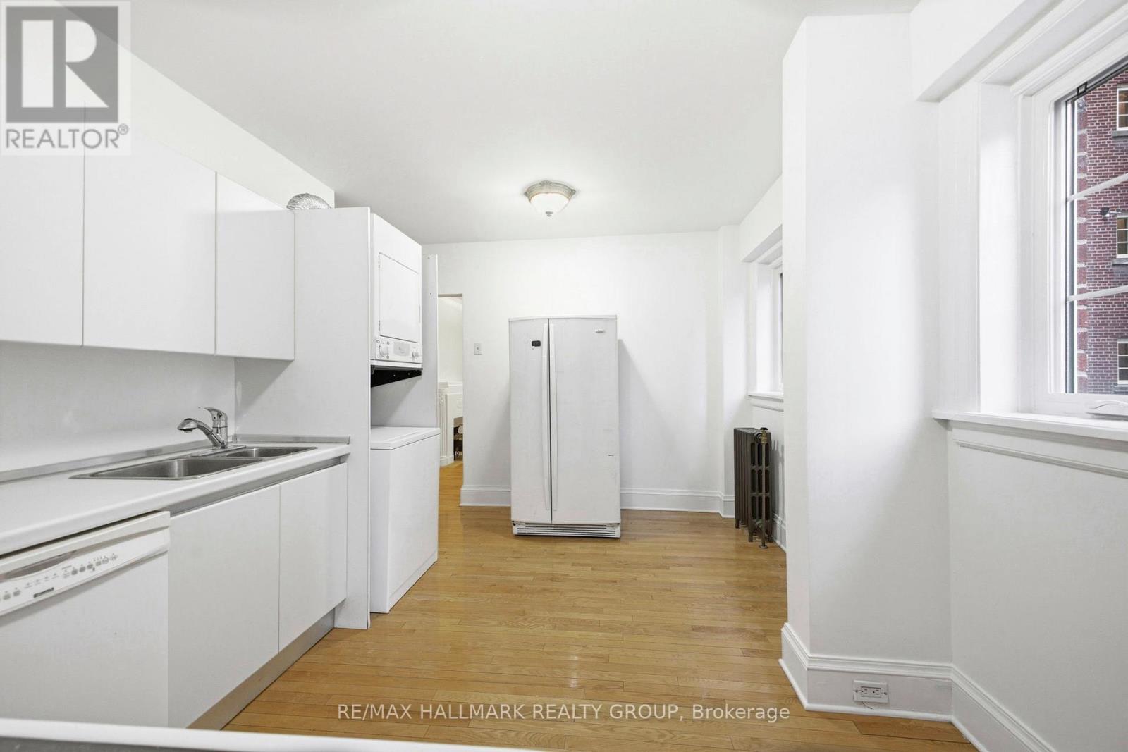 1C - 260 METCALFE STREET — photo 14