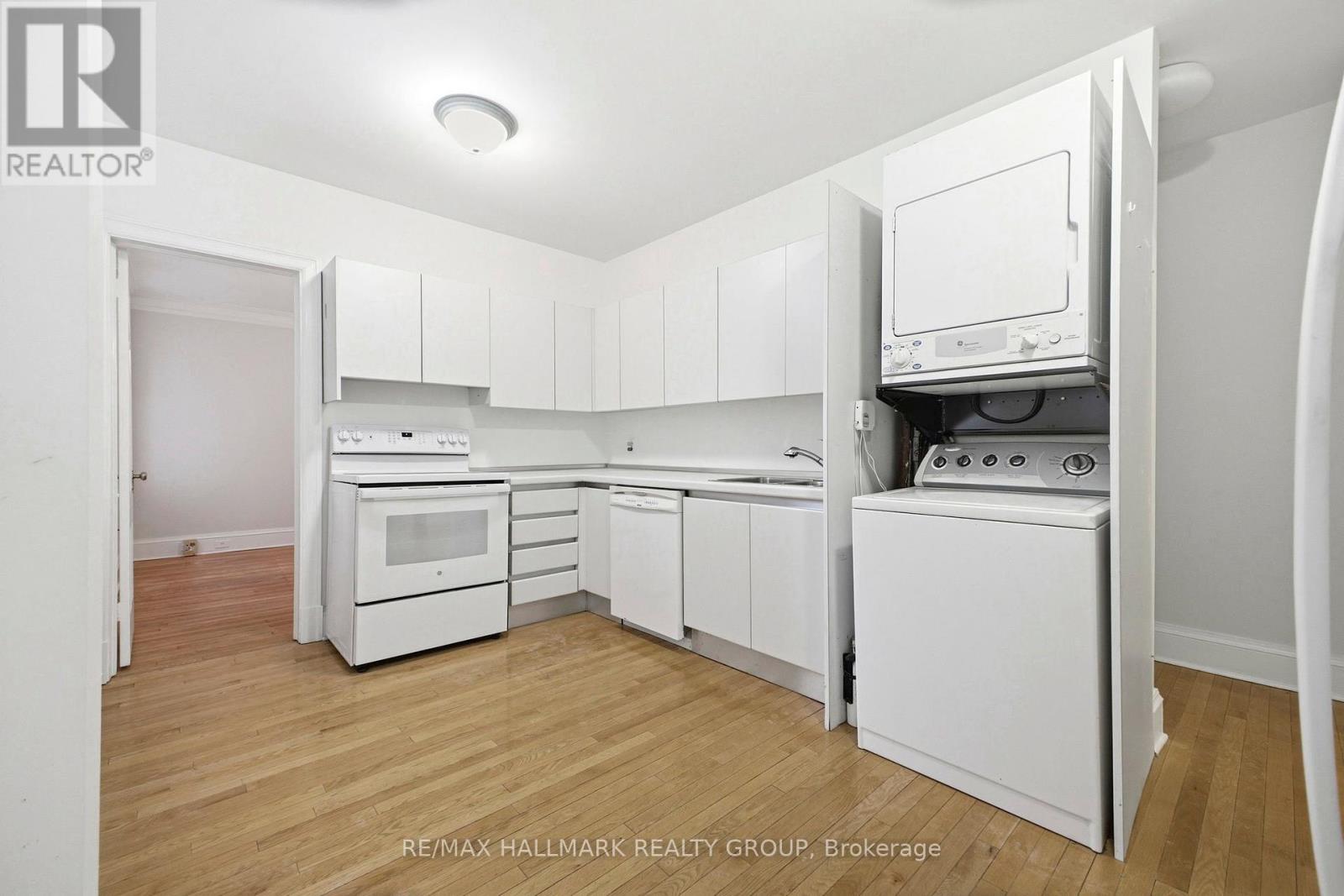 1C - 260 METCALFE STREET — photo 16