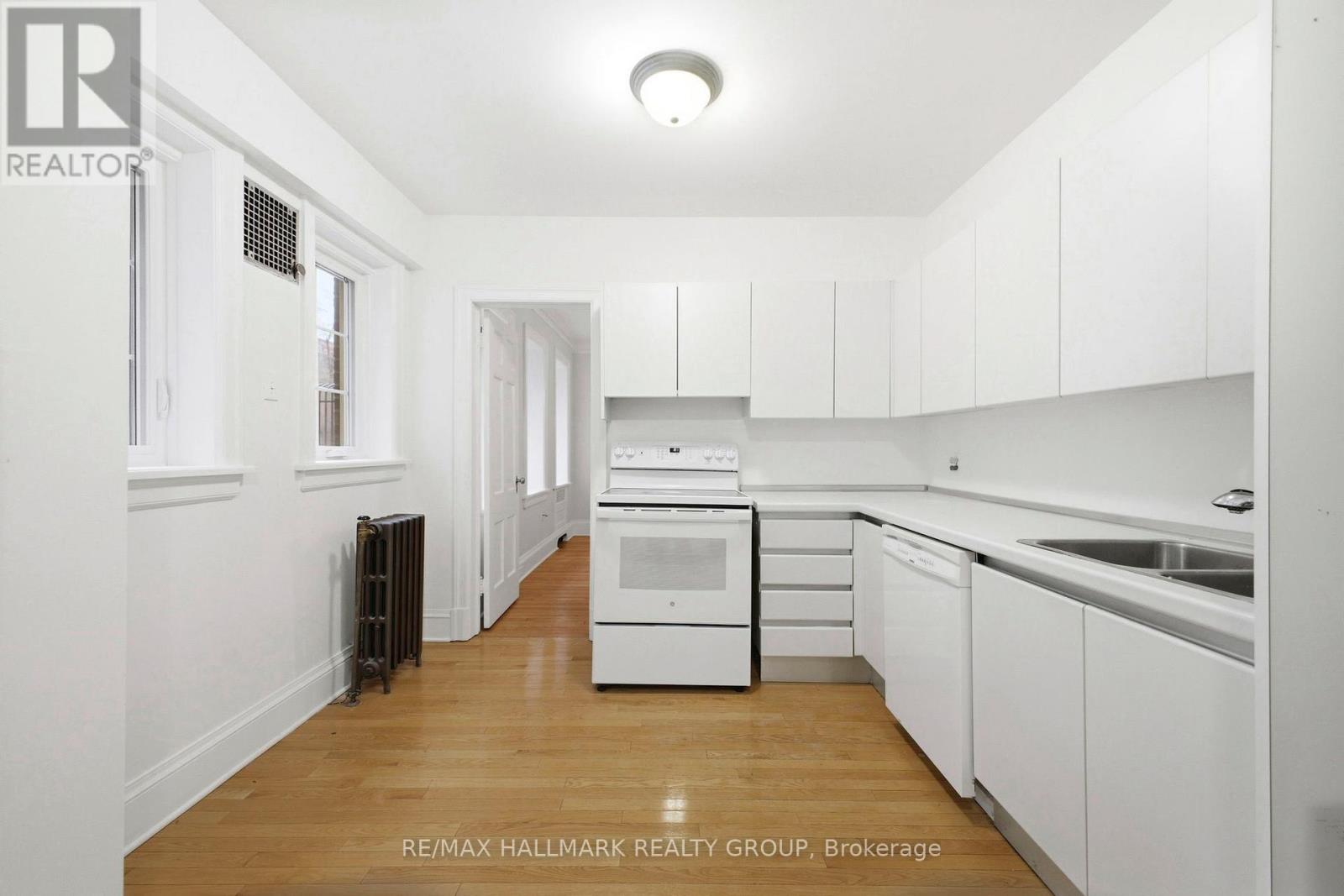 1C - 260 METCALFE STREET — photo 17