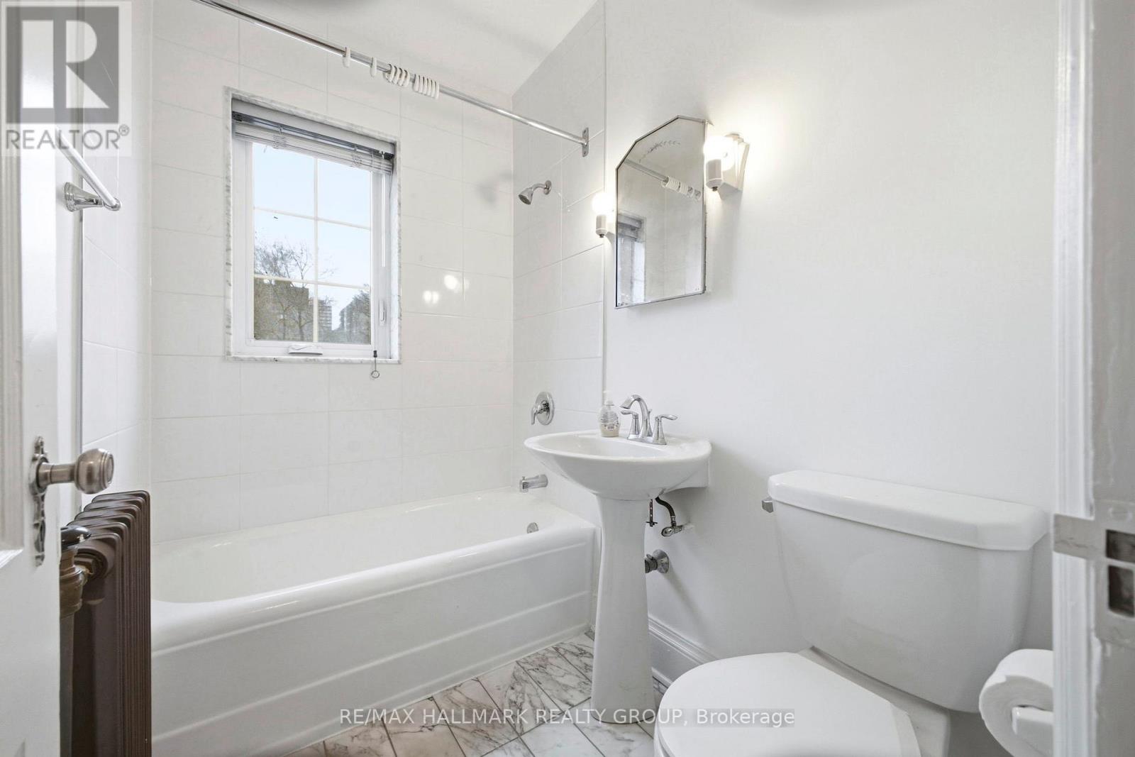 1C - 260 METCALFE STREET — photo 22