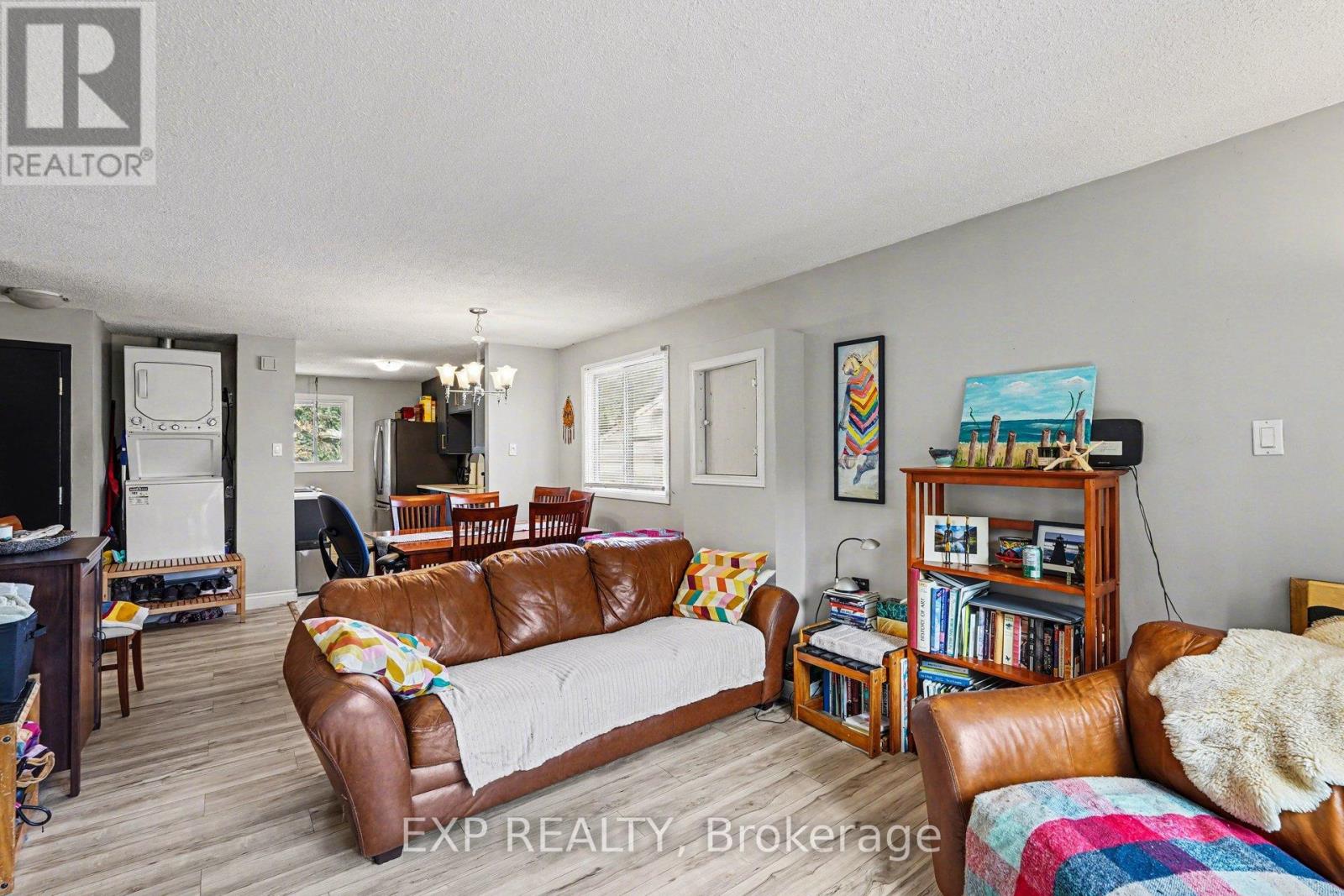 56 GLAMORGAN DRIVE — photo 11
