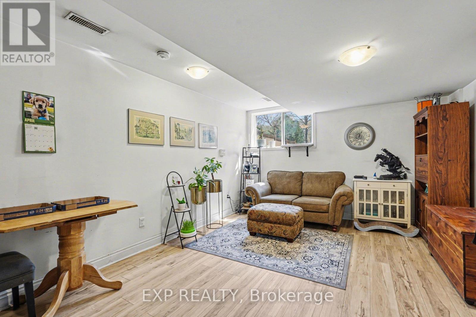 56 GLAMORGAN DRIVE — photo 16