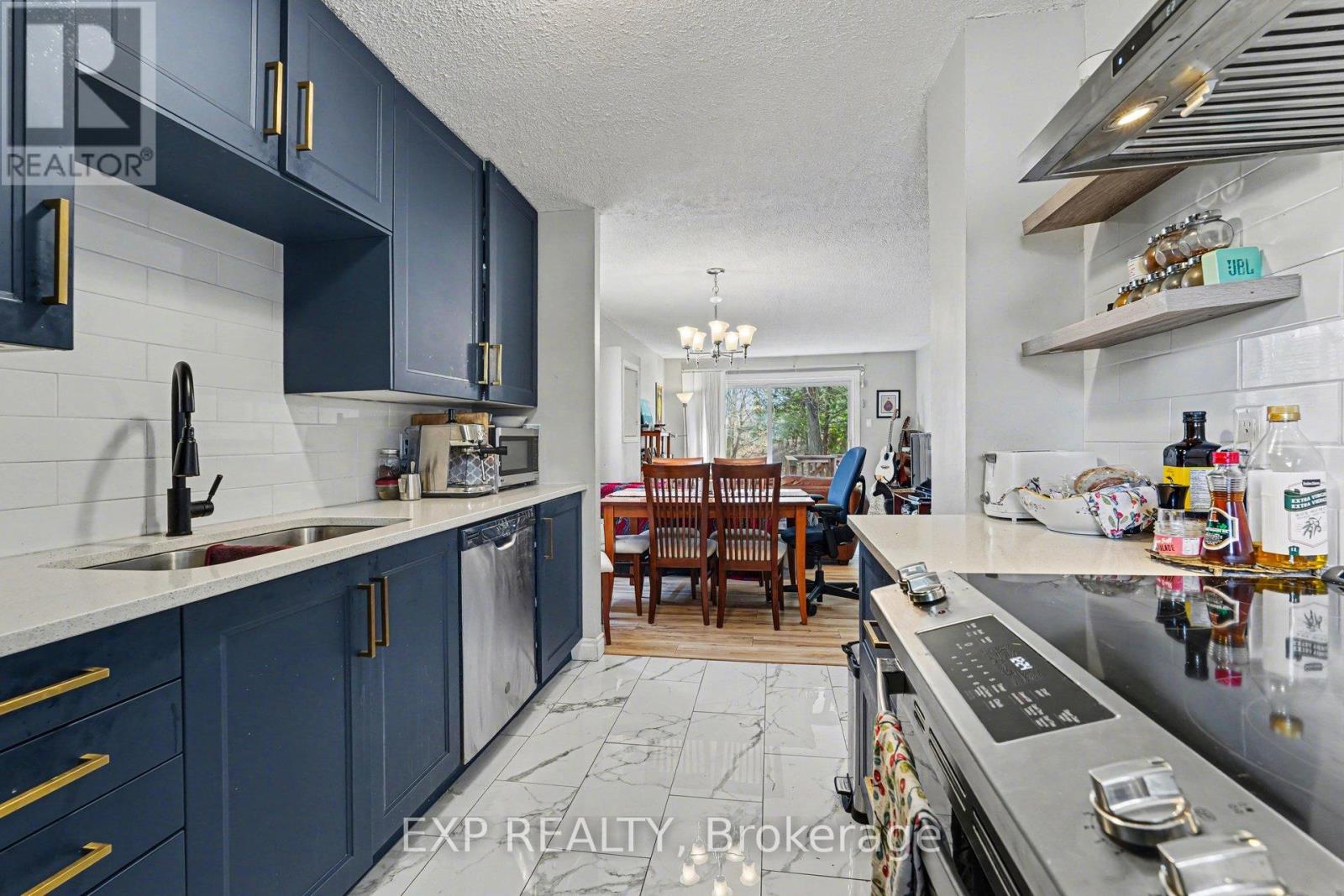 56 GLAMORGAN DRIVE — photo 7