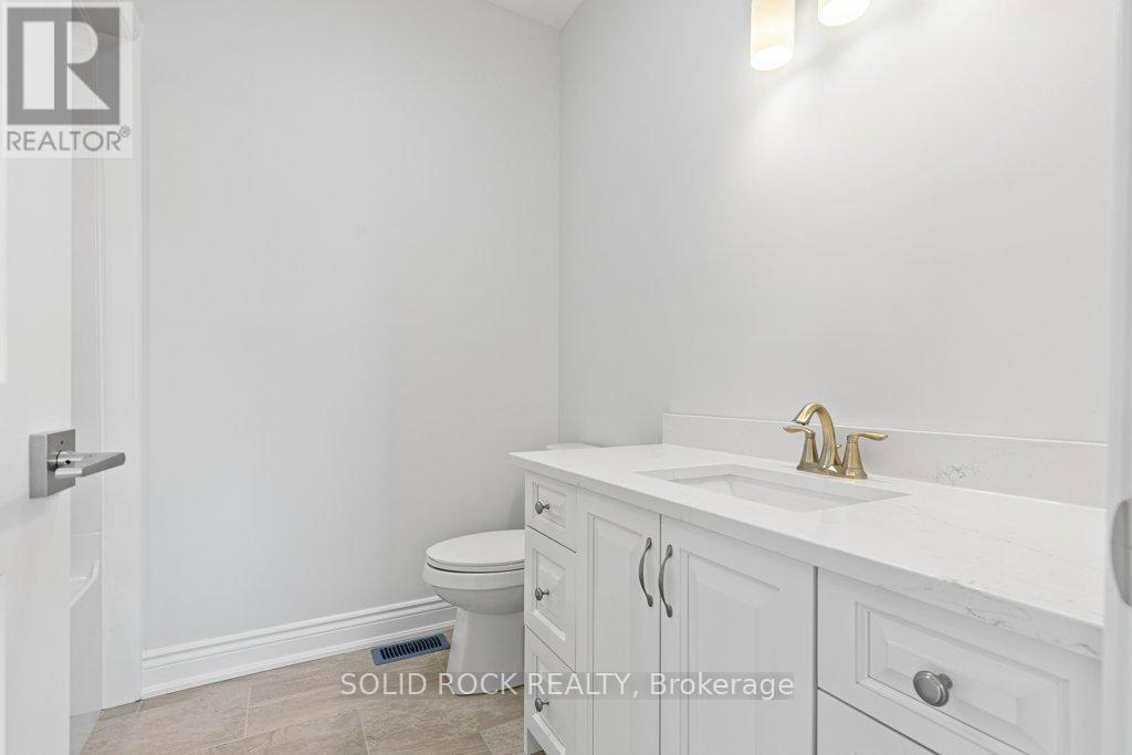 Main bathroom - 4-piece with quartz vanity top