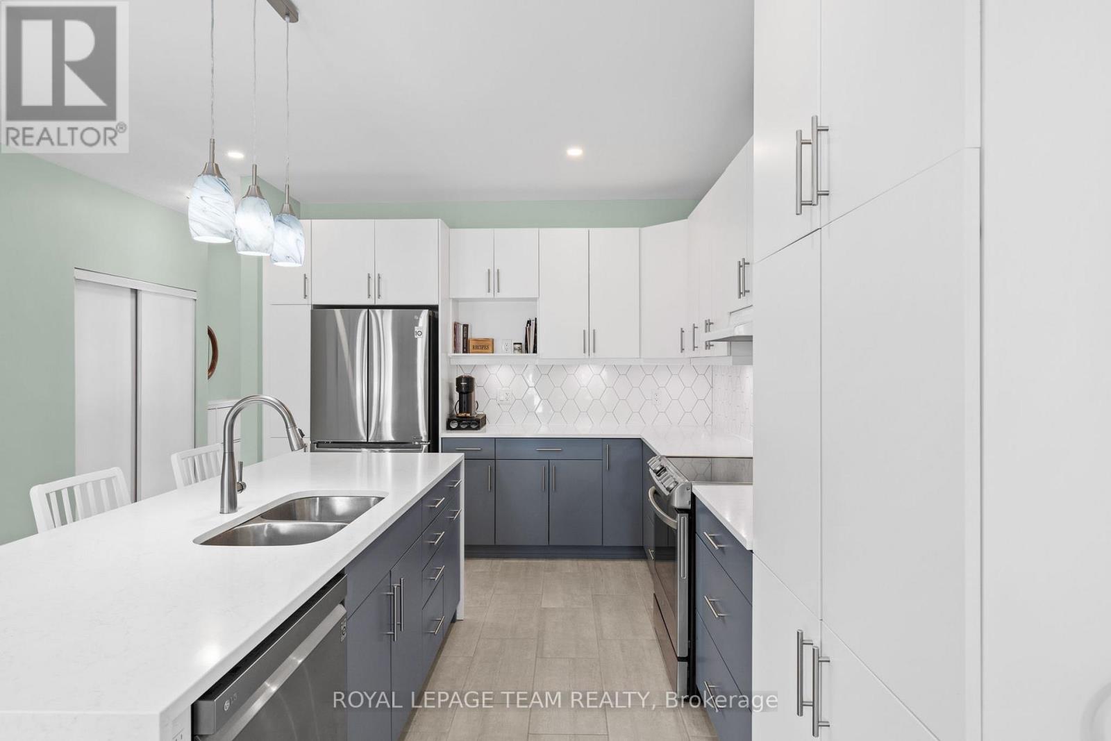 111 DUN SKIPPER DRIVE - 12