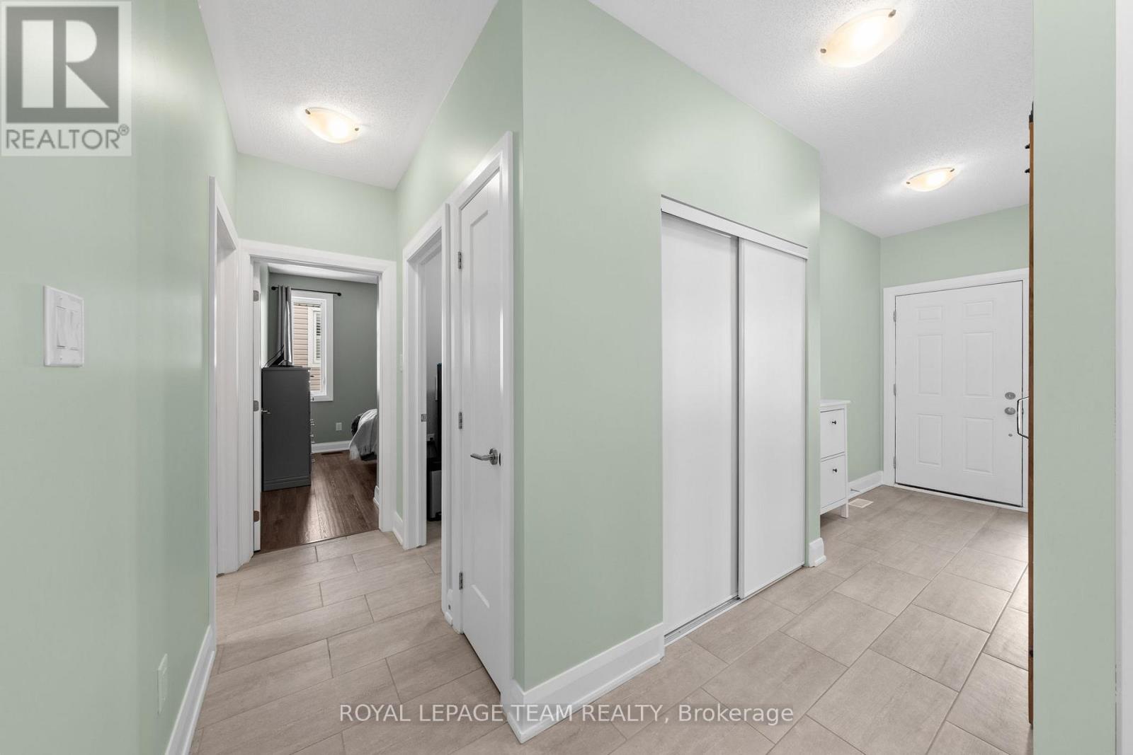 111 DUN SKIPPER DRIVE - 24