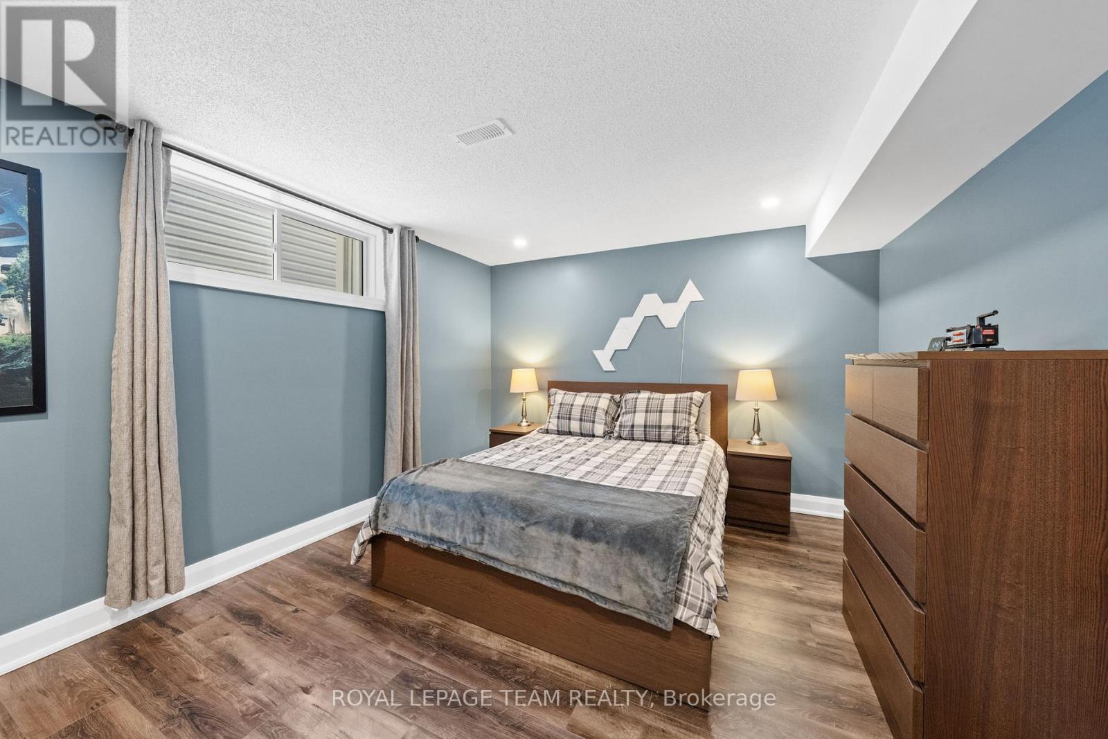 111 DUN SKIPPER DRIVE - 35
