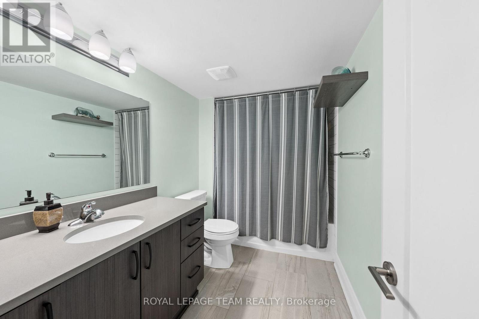 111 DUN SKIPPER DRIVE - 40