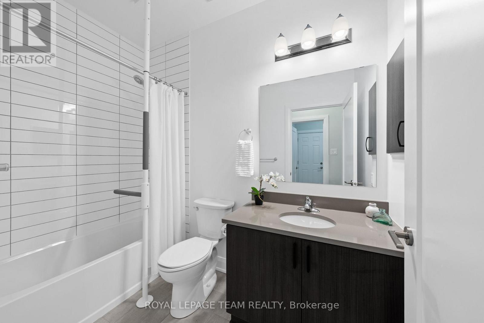 111 DUN SKIPPER DRIVE - 25