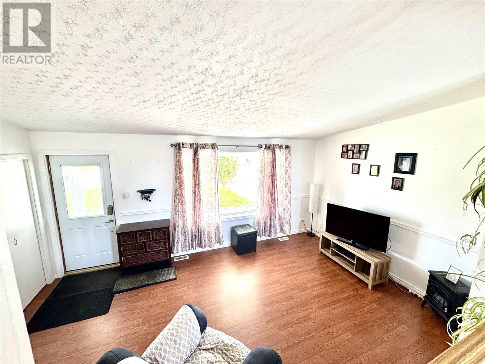 833 Des Rosiers RUE, Dubreuilville, Ontario, P0S1B0 — Photo 5