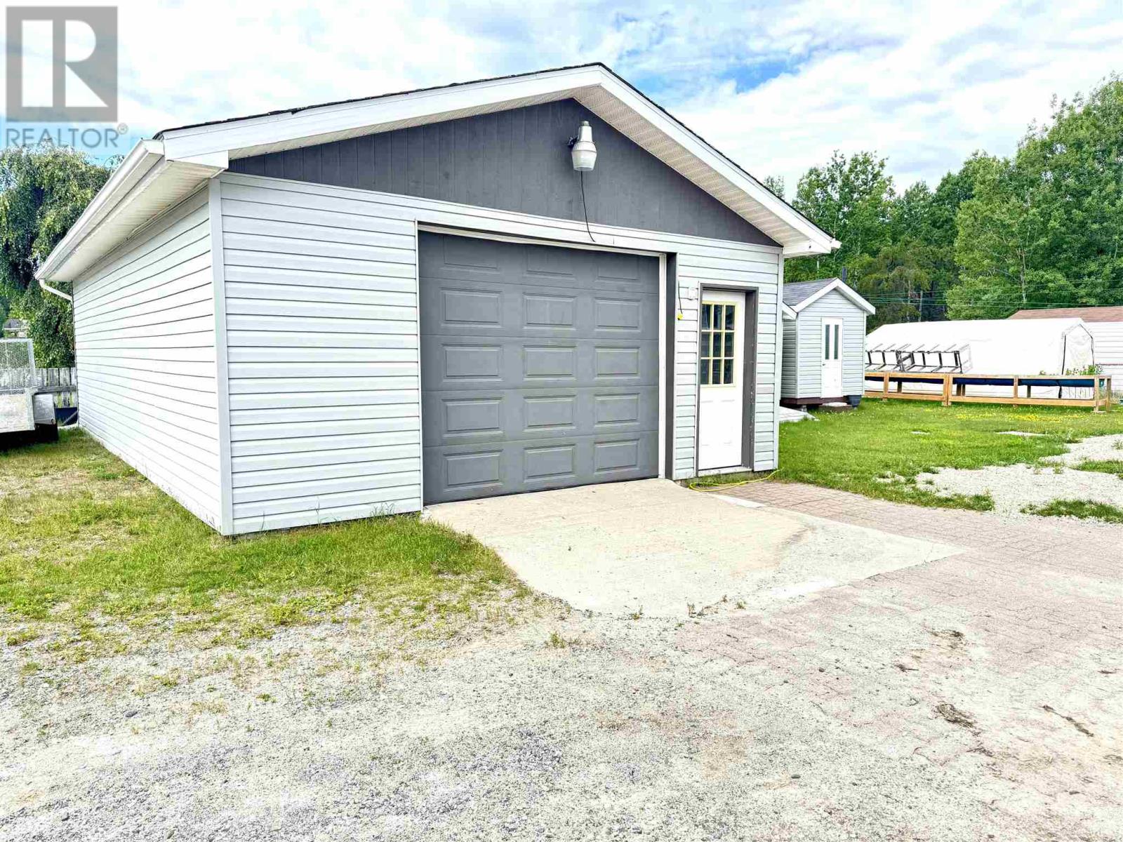 833 Des Rosiers RUE, Dubreuilville, Ontario, P0S1B0 — Photo 4