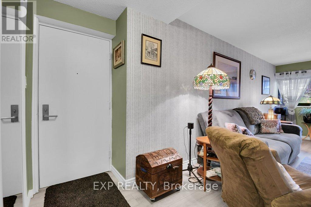 #304 109 KING STREET E - 10