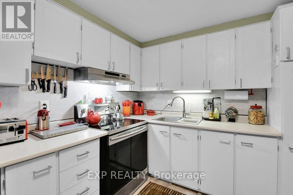 #304 109 KING STREET E - 20