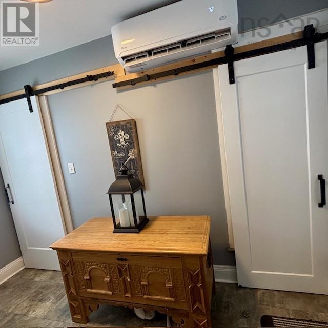 Property 24 of 34 of 633 King Street