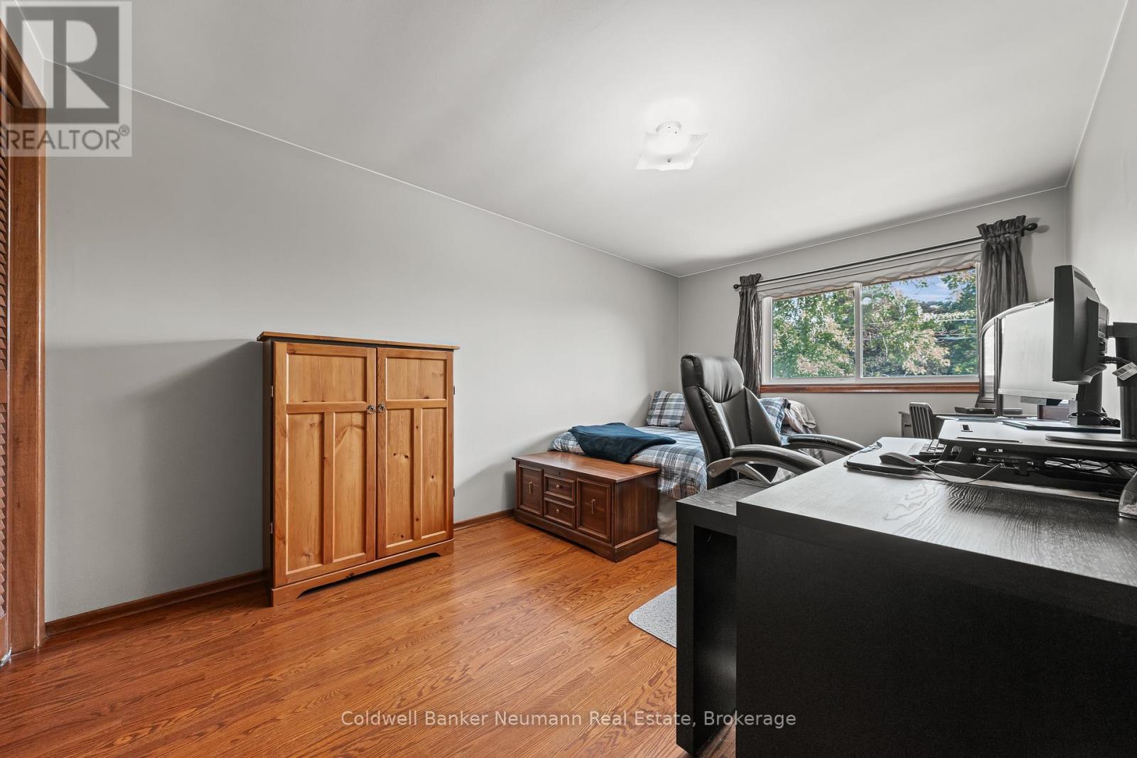 61 BELLEVUE STREET — photo 24