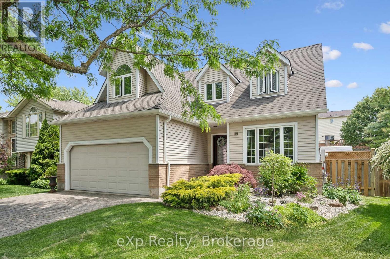 39 CELIA CRESCENT - 4