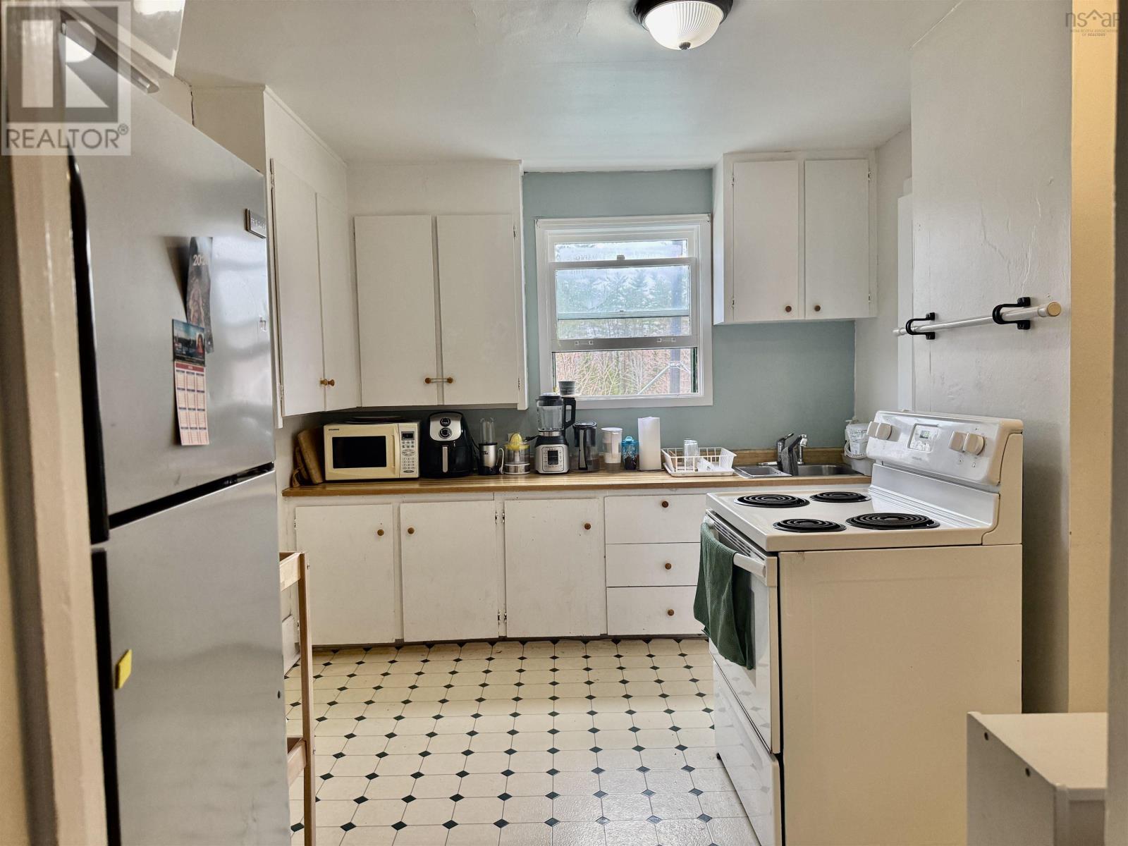 Property 18 of 30 of 69 Oakhill Road