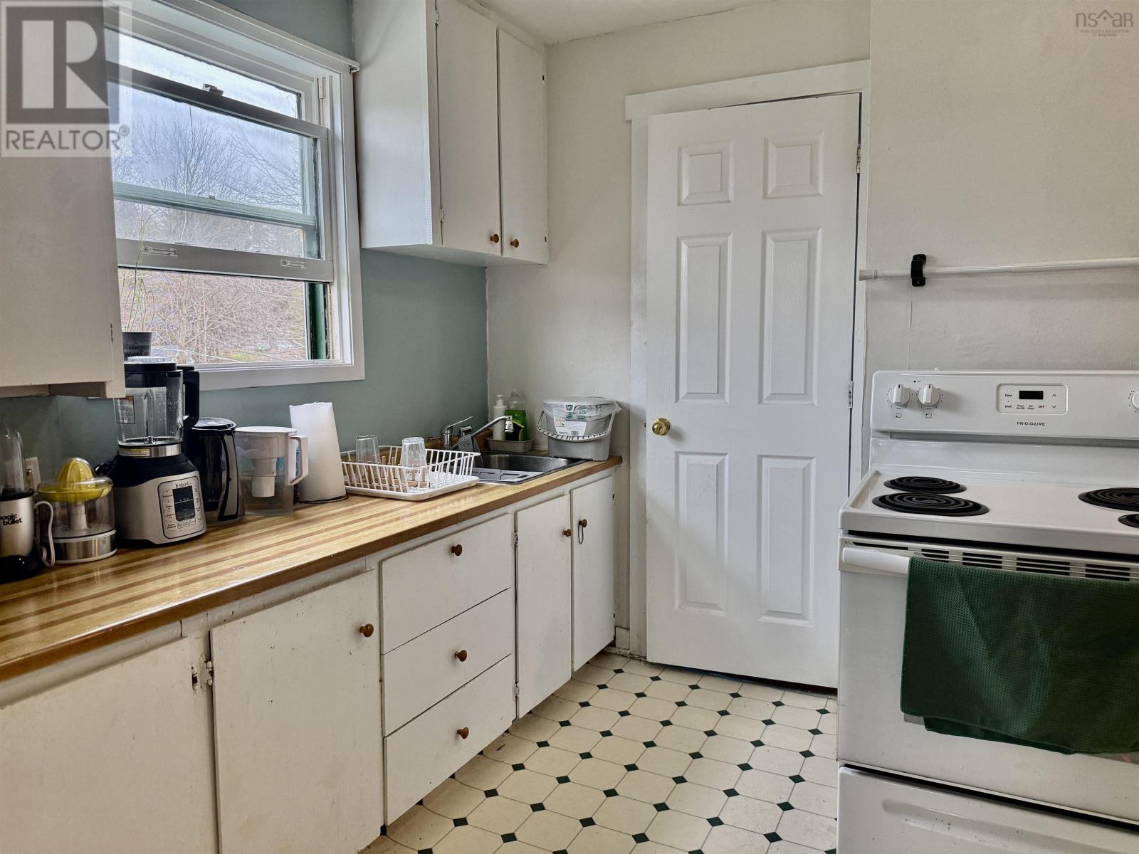 Property 20 of 30 of 69 Oakhill Road