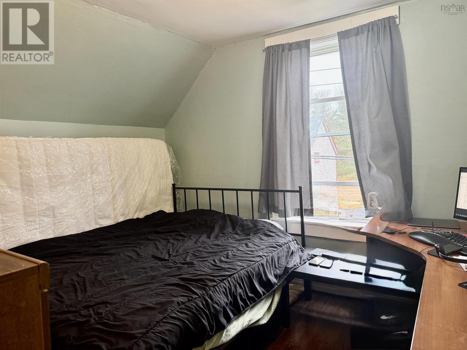 Property 24 of 30 of 69 Oakhill Road