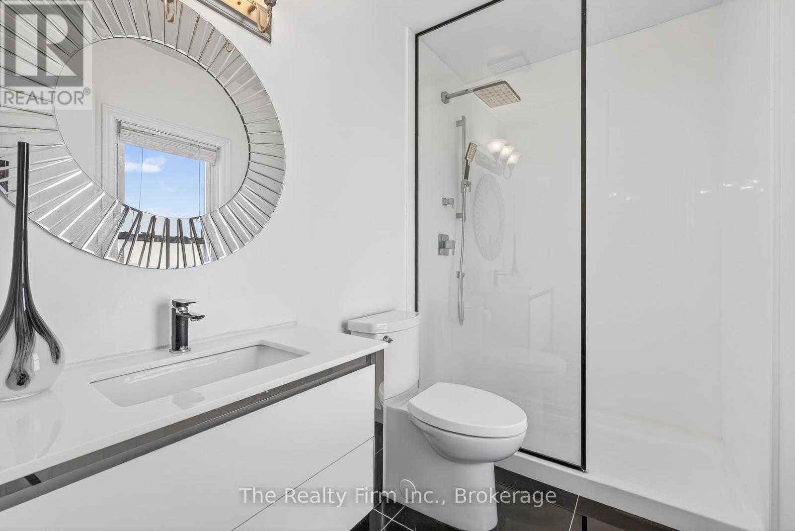 3 pc ensuite