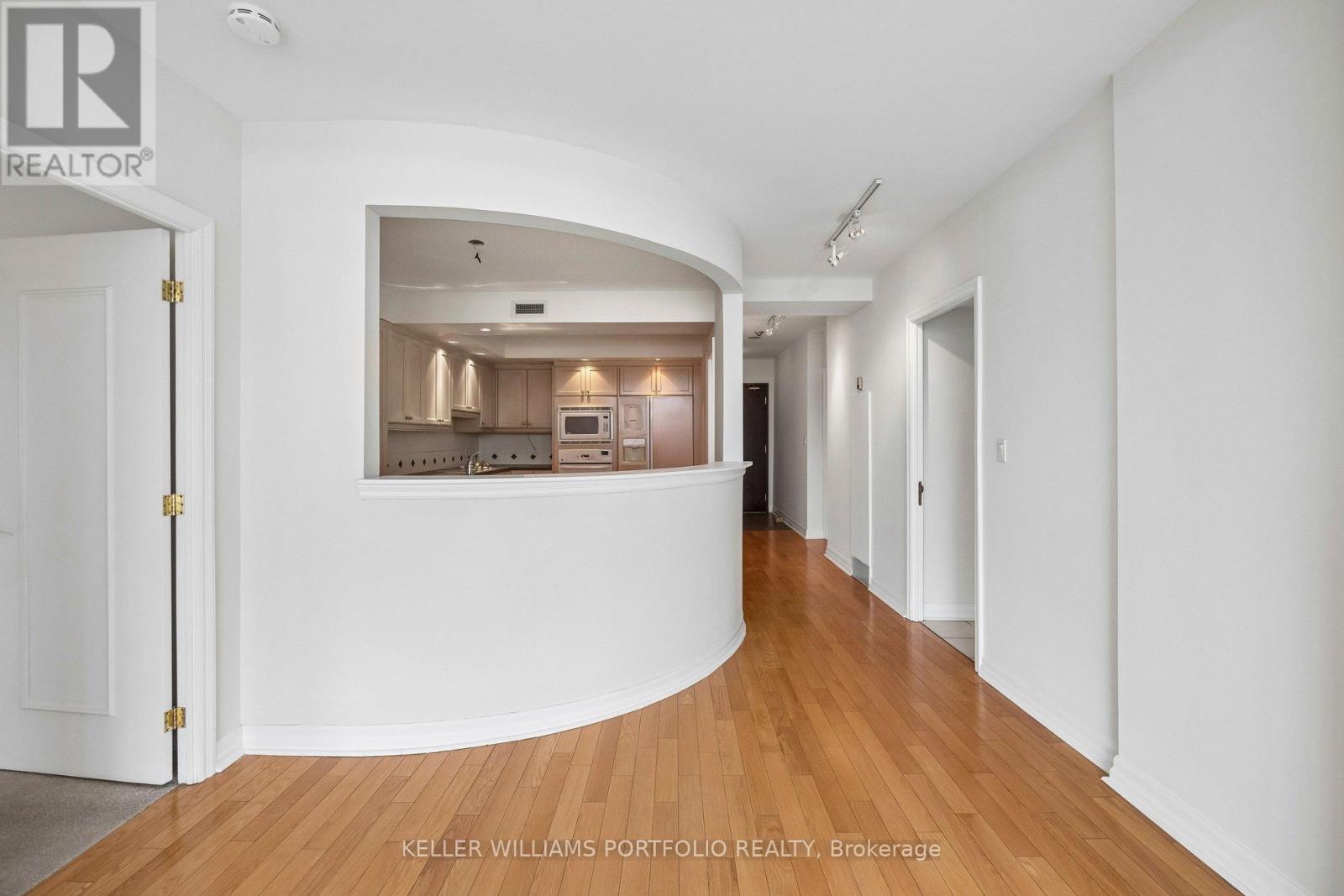 #702 2727 YONGE STREET - 11