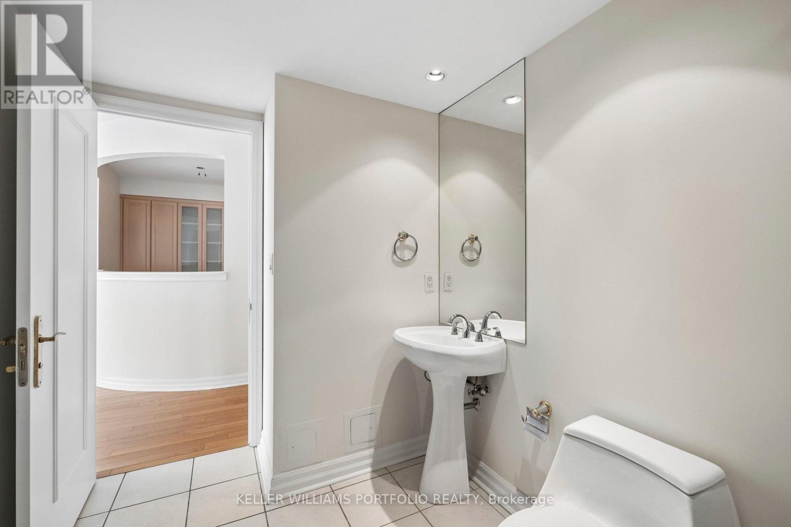 #702 2727 YONGE STREET - 14