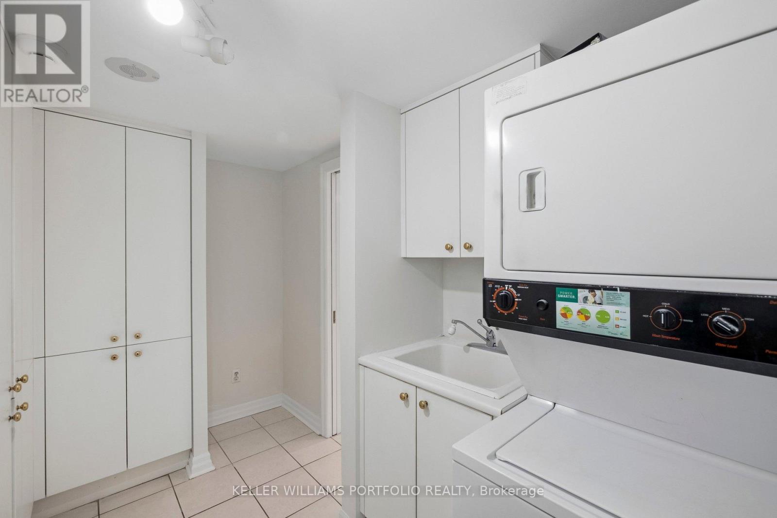 #702 2727 YONGE STREET - 16