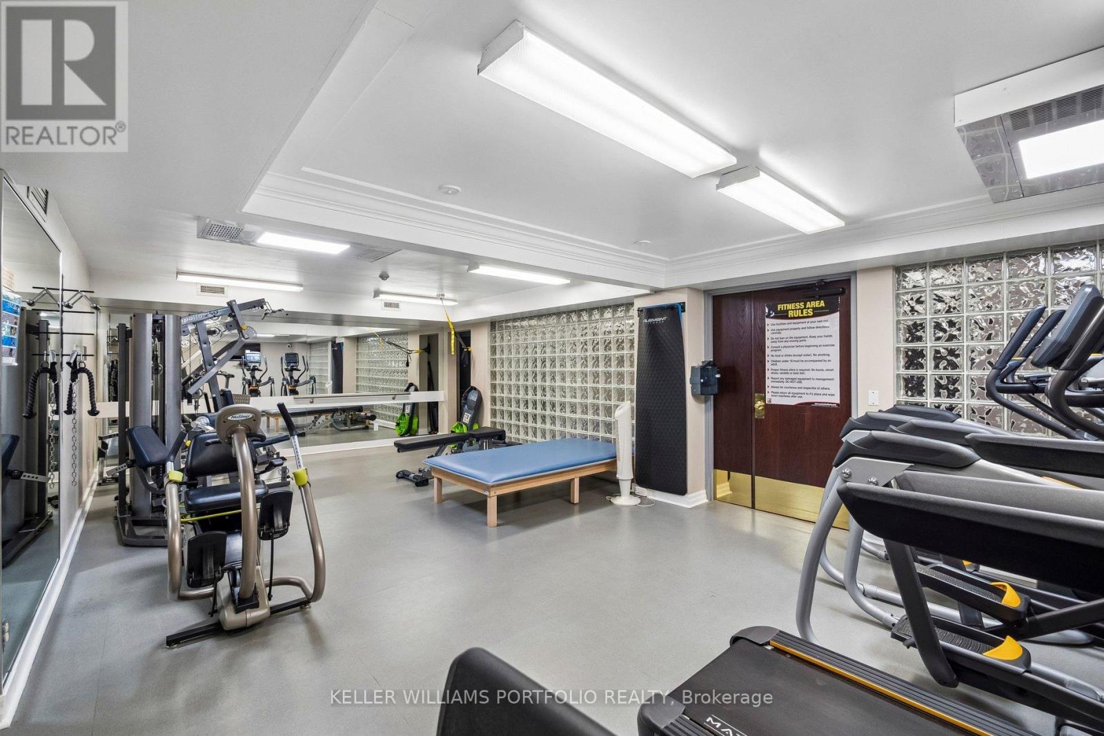 #702 2727 YONGE STREET - 30