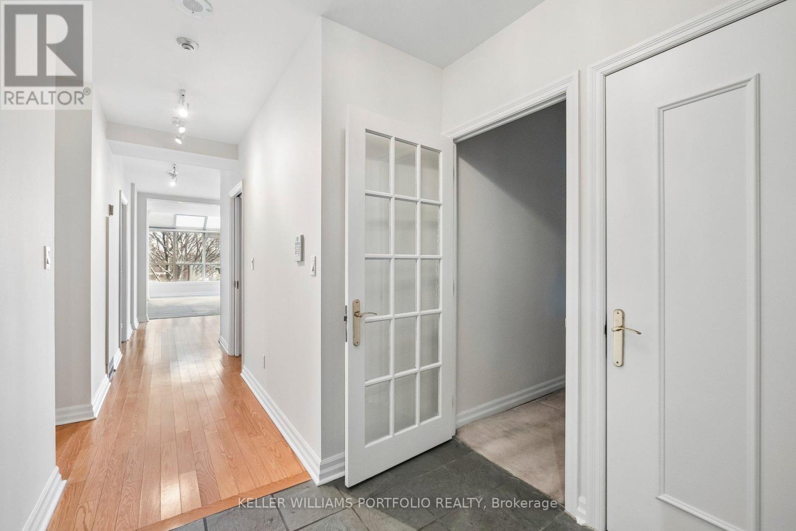 #702 2727 YONGE STREET - 4