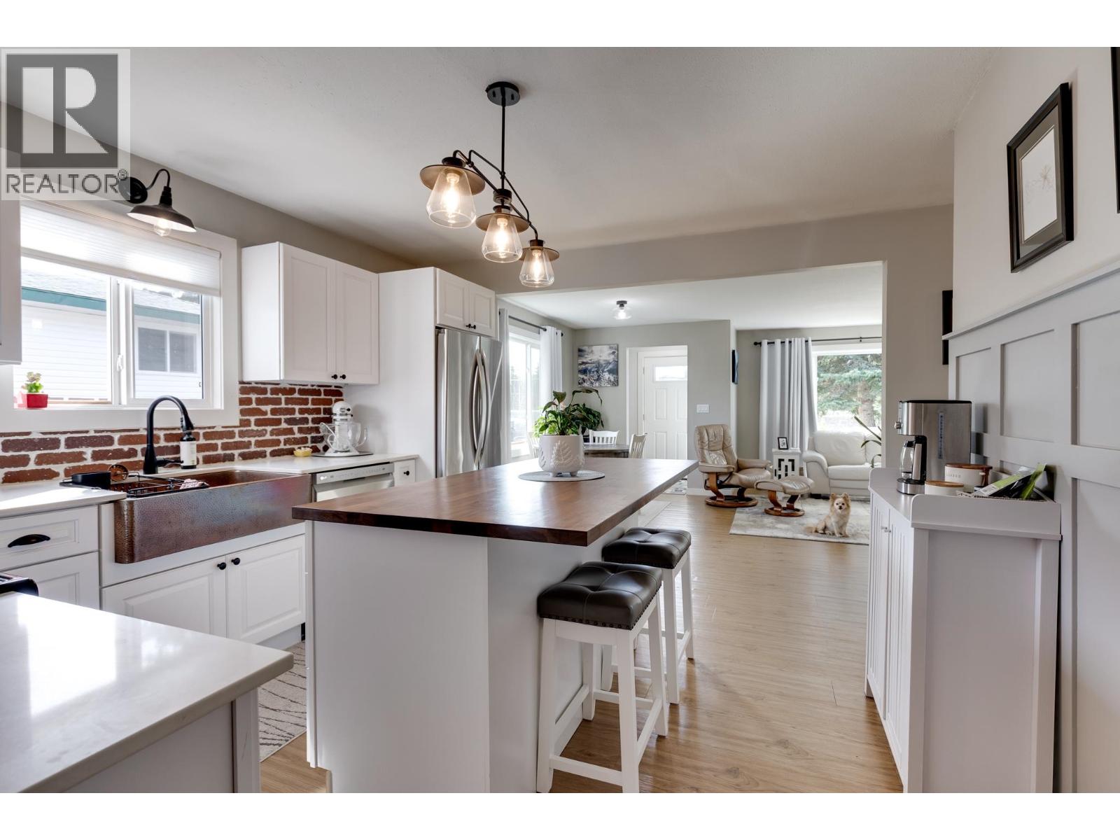 Living room of 8320 W 16 HIGHWAY · Prince George, BC