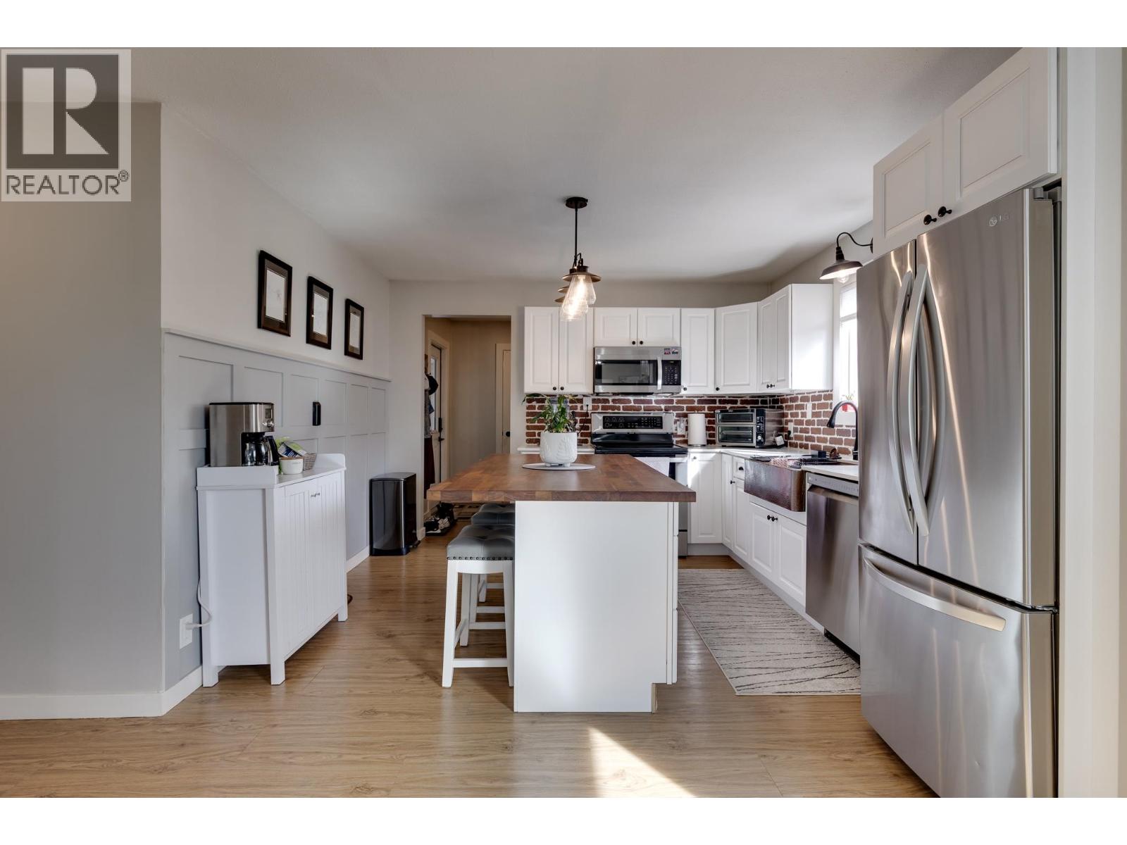 Photo 8 of 33 — 8320 W 16 HIGHWAY · Prince George, BC