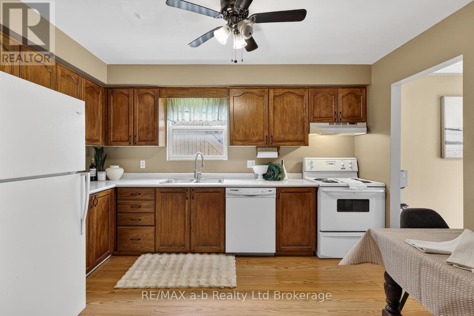 185 CARNEGIE STREET — photo 12