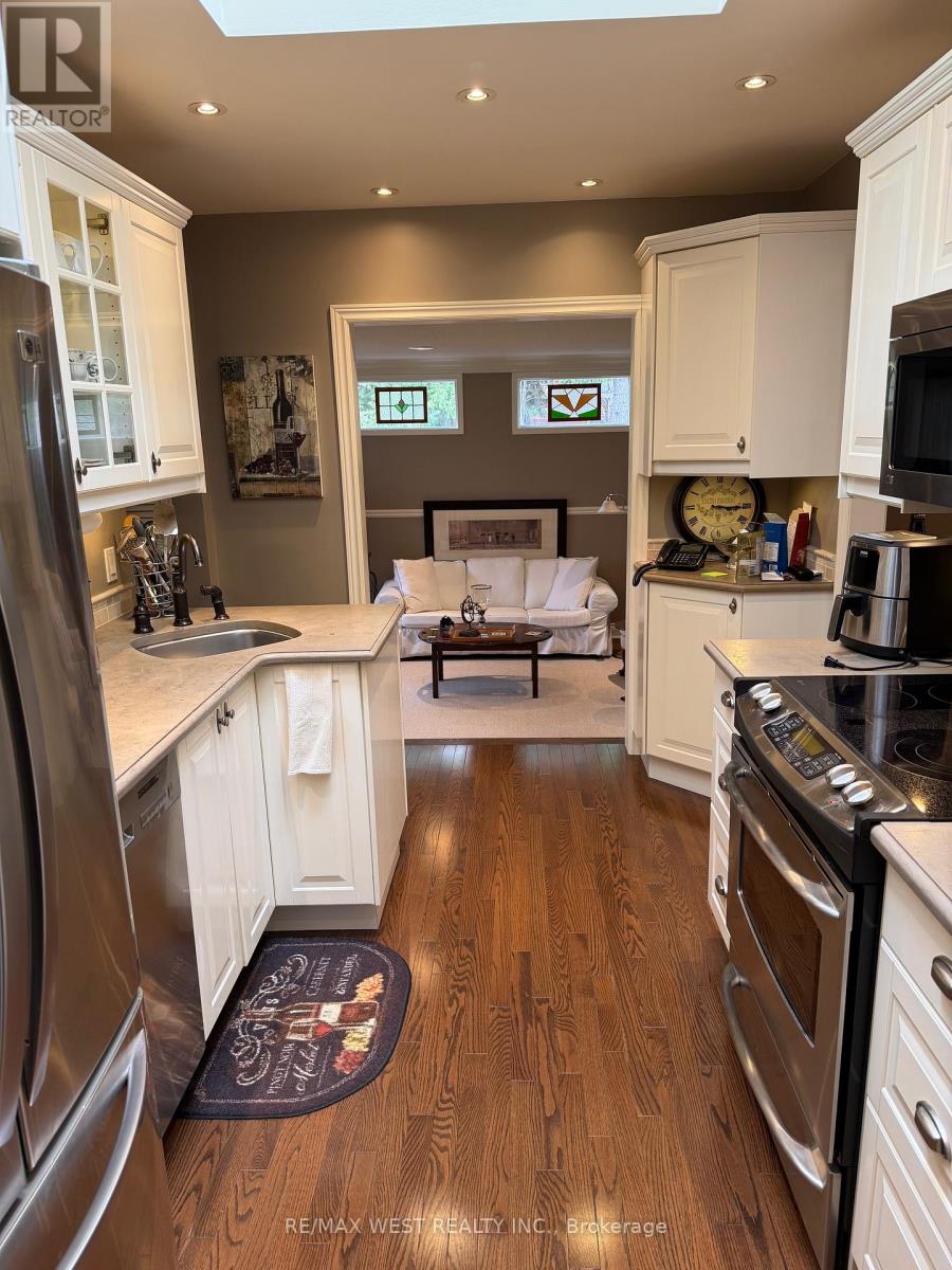 1184 KINGSTON RD ROAD N - 17